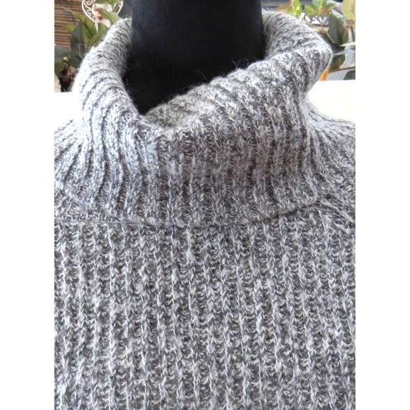 Express women's Hi-lo Hem Mohair/Wool Blend Turtleneck Sweater Gray S EUC - Picture 2 of 9